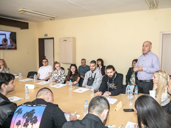 Presentation of the Youth Center - Smolyan at the Student Council of the UP meeting